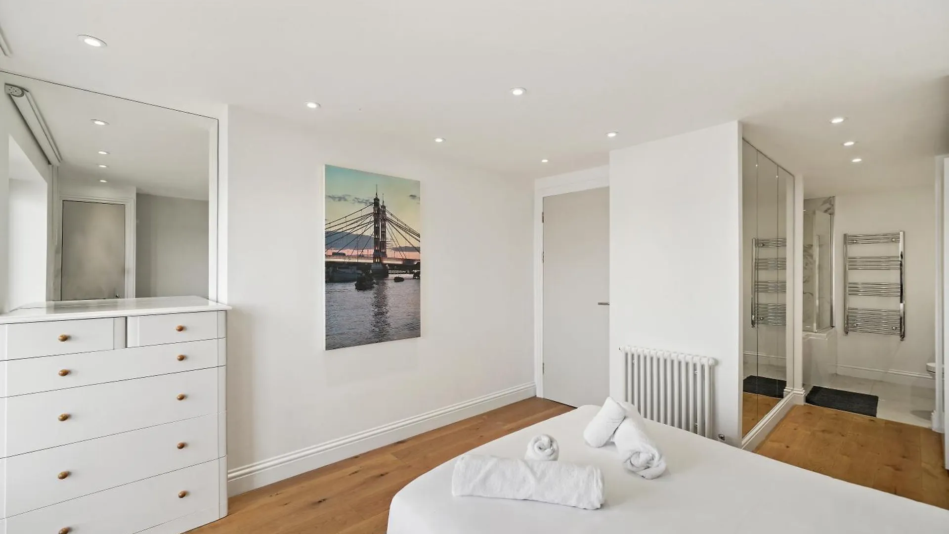 Monthly Stays! 2 Bedroom Apartment Short Term Rental & Flexible Renting Canary Wharf With Free Parking London United Kingdom